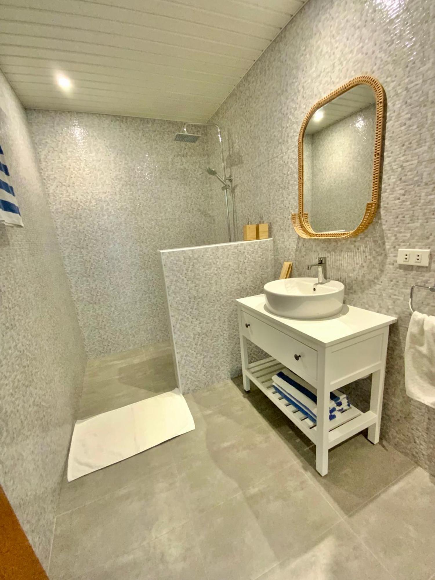 Tuburan Cove Beach Resort Buruanga Екстериор снимка